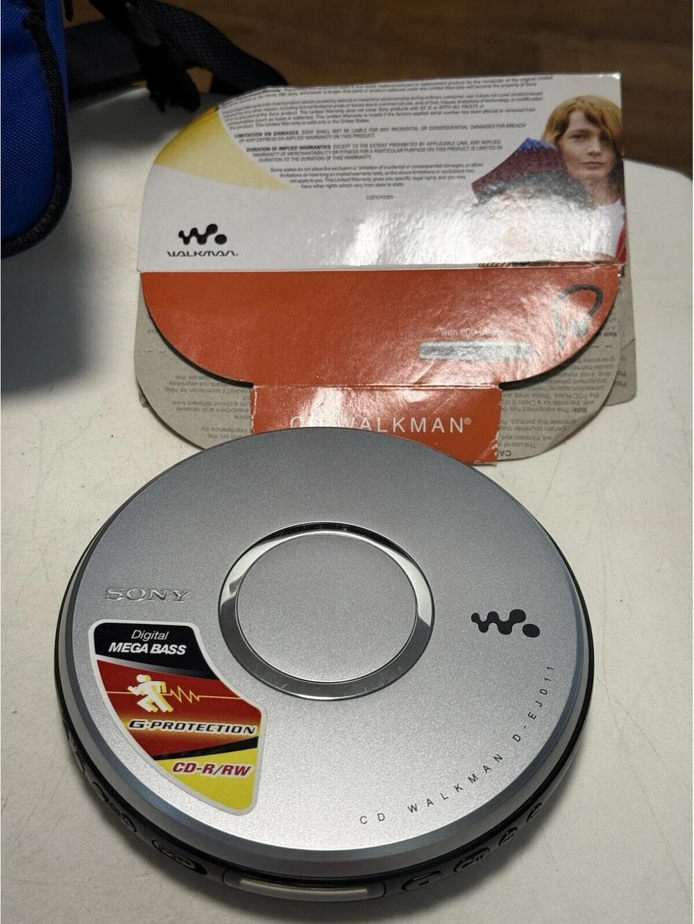 Sony Walkman D-EJ011 Portable CD Player Silver Mega Bass G-Protection Tested W/b